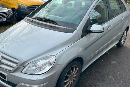 Mercedes-Benz B 200 139.800 km 6.700 &euro; Stuttgart 70378