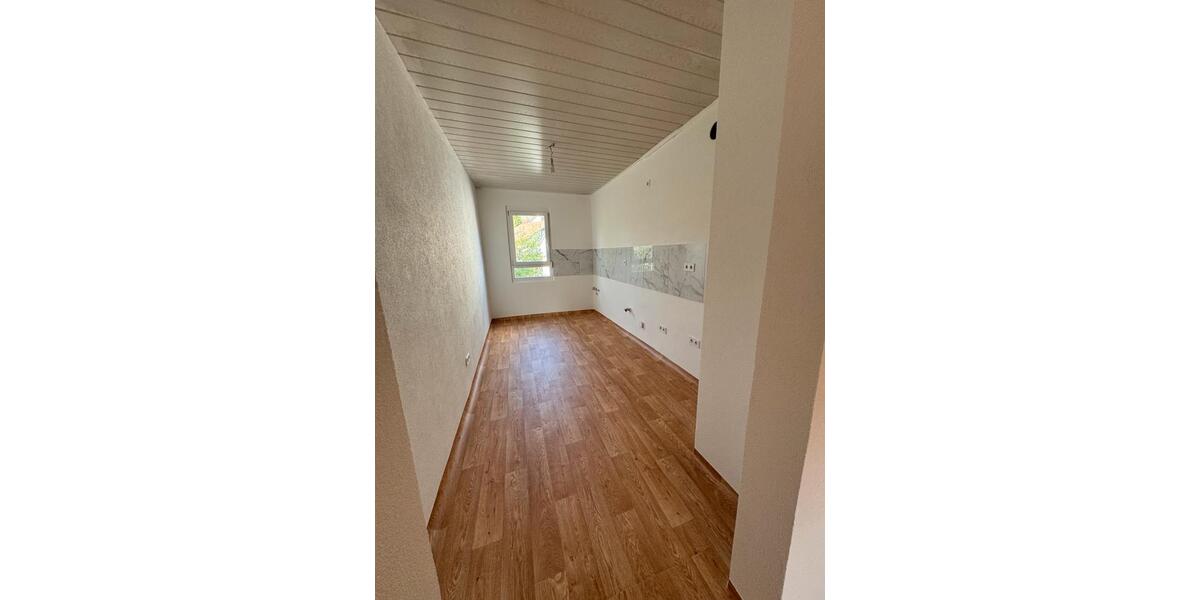 Dachgeschoßwohnung Backnang - 3 Zimmer, 73 m&sup2;, 950&euro; | Angebot:27577616