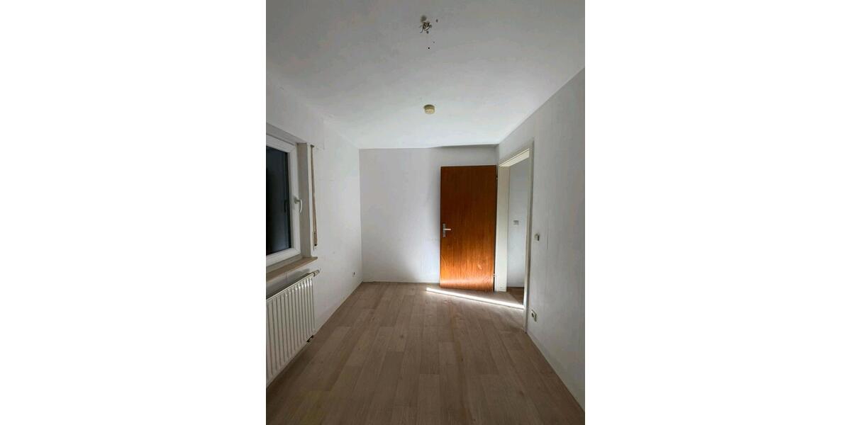 Erdgeschoßwohnung Brackenheim - 3 Zimmer, 78 m&sup2;, 1.000&euro; | Angebot:24878627