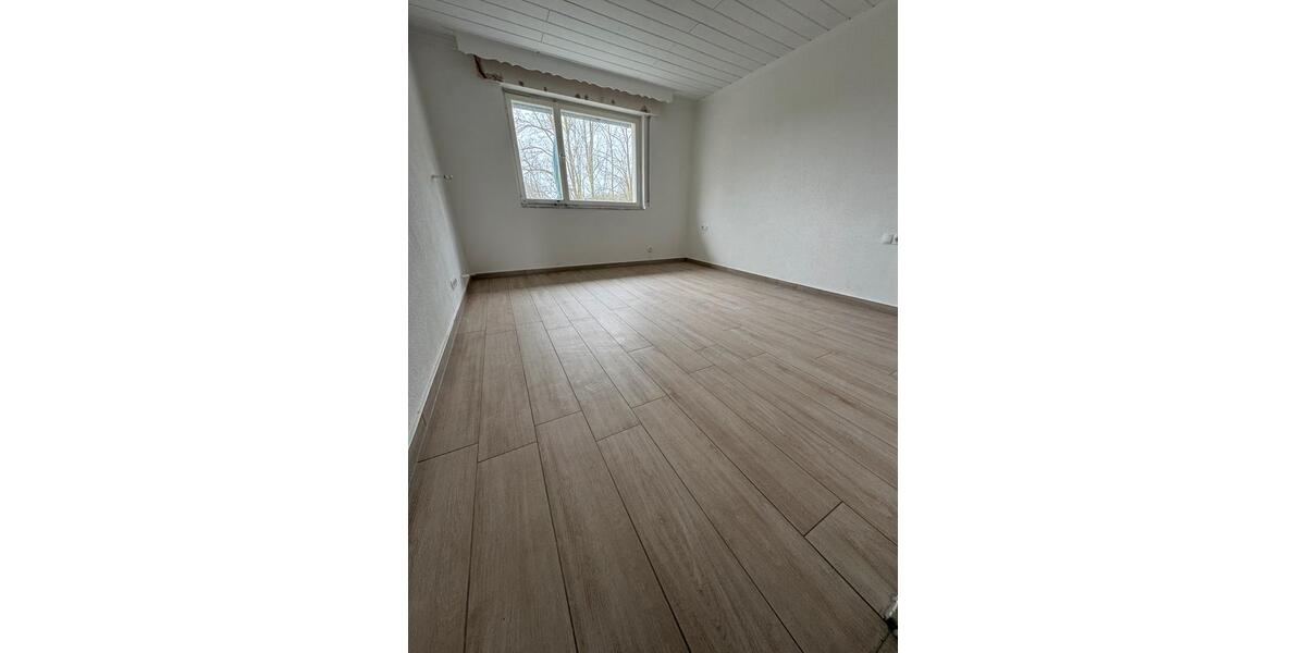 Etagenwohnung Markgröningen - 3 Zimmer, 74 m&sup2;, 1.000&euro; | Angebot:25205387