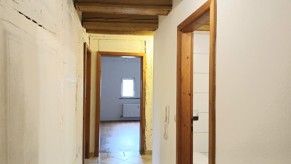 Etagenwohnung Weinstadt - 3.5 Zimmer, 100 m&sup2;, 1.200&euro; | Angebot:24780126