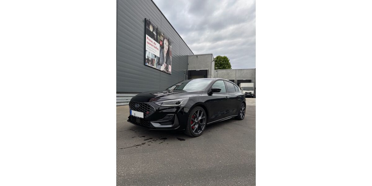 Ford Focus 32.800 km 28.500 &euro; Ditzingen 71254