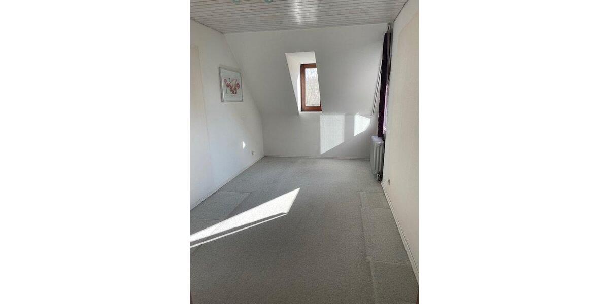 Etagenwohnung Oberboihingen - 6 Zimmer, 125 m&sup2;, 1.550&euro; | Angebot:26346927