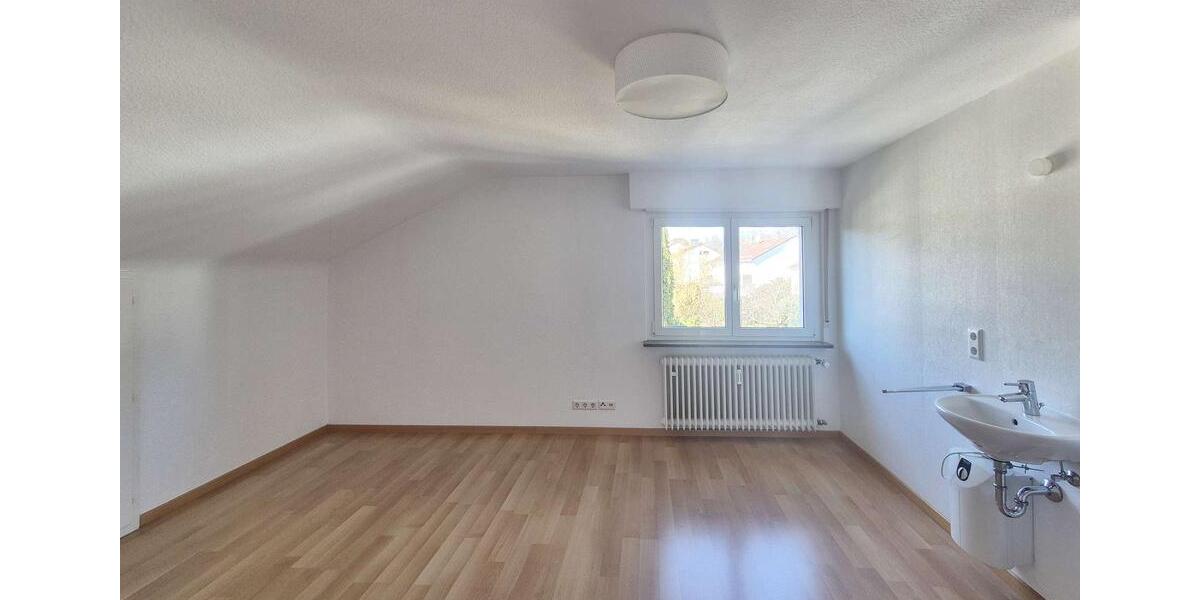 Dachgeschoßwohnung Stuttgart Sillenbuch - 1.5 Zimmer, 59 m&sup2;, 700&euro; | Angebot:25282511