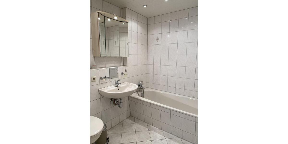 Etagenwohnung Stuttgart Fasanenhof-Ost - 3 Zimmer, 94 m&sup2;, 1.470&euro; | Angebot:26038199