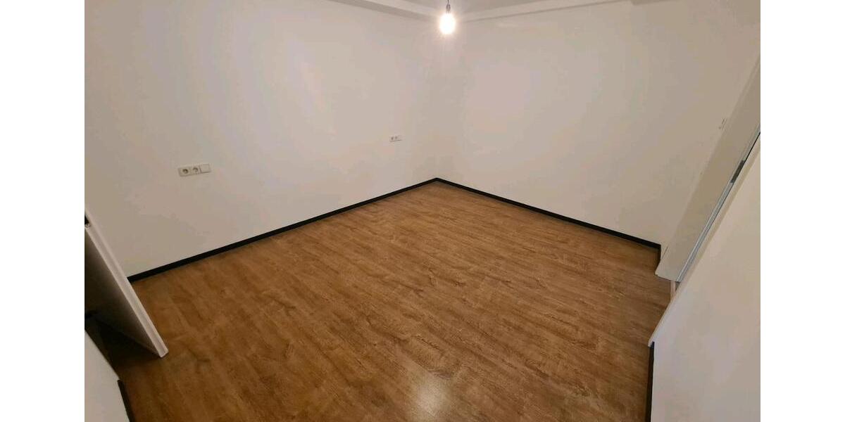 Erdgeschoßwohnung Stuttgart Luginsland - 2 Zimmer, 1.120&euro; | Angebot:19745056