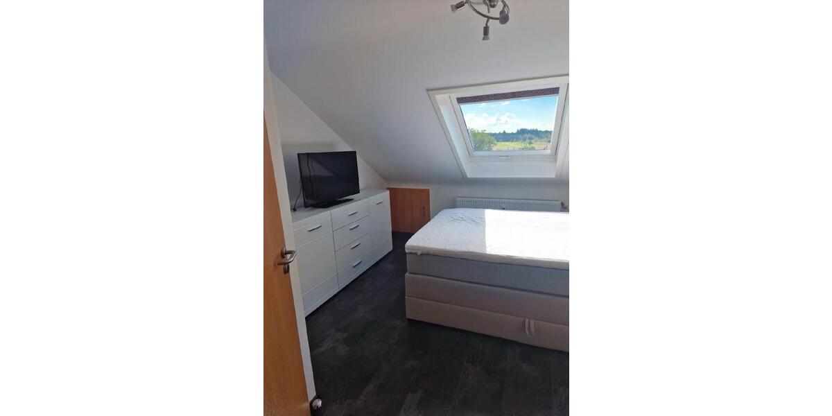 Dachgeschoßwohnung Baltmannsweiler - 2.5 Zimmer, 45 m&sup2;, 155.000&euro; | Angebot:25632822