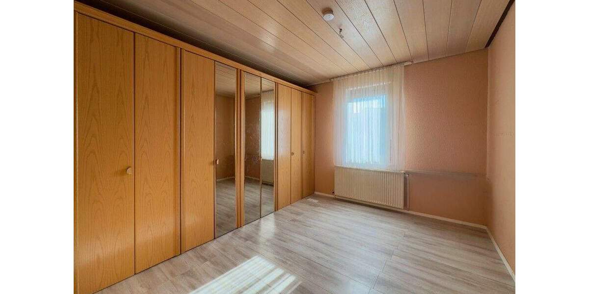 Etagenwohnung Stuttgart Bad Cannstatt - 3 Zimmer, 52 m&sup2;, 218.000&euro; | Angebot:25695933