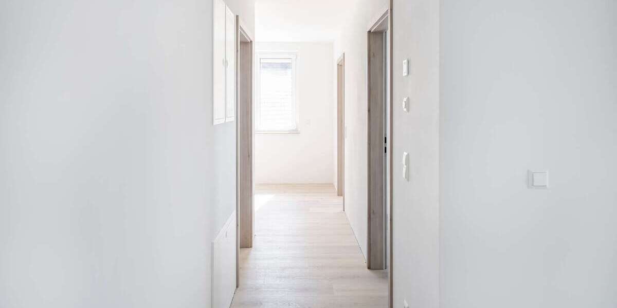 Hochwertig sanierte 3-Zimmer-Wohnung mit Balkon - 3- Esslingen am Neckar Oberesslingen | Angebot:27517978