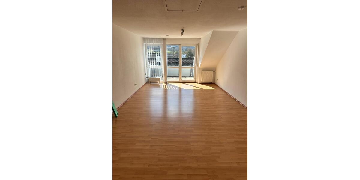 Dachgeschoßwohnung Urbach - 3 Zimmer, 61 m&sup2;, 750&euro; | Angebot:26033381