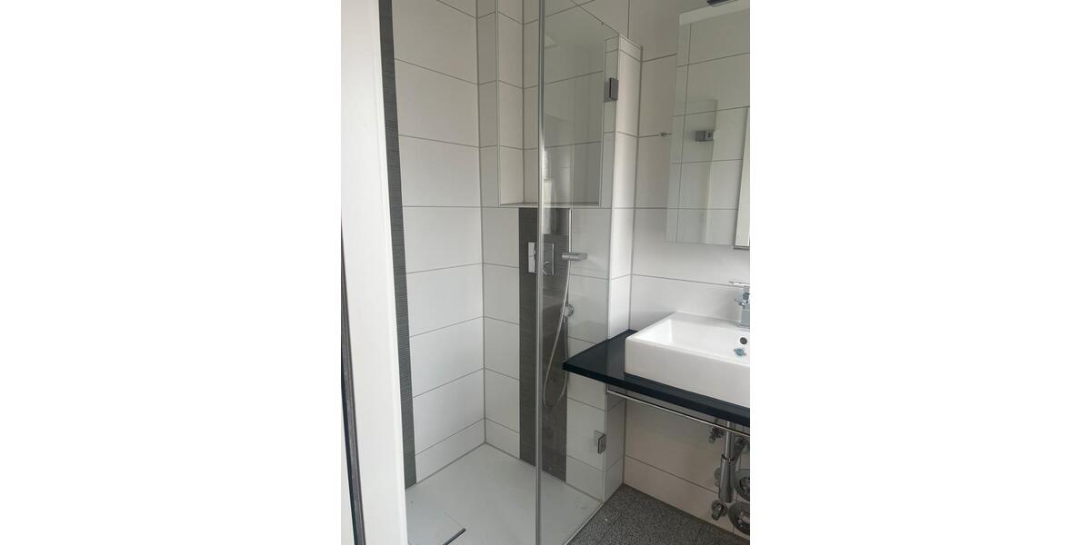 Etagenwohnung Stuttgart Zuffenhausen - 3 Zimmer, 84 m&sup2;, 1.000&euro; | Angebot:25953922