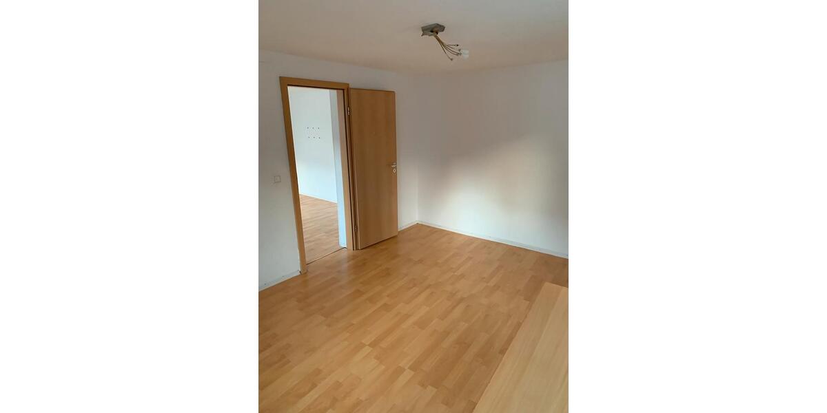 Etagenwohnung Pleidelsheim - 6 Zimmer, 110 m&sup2;, 1.450&euro; | Angebot:26432824