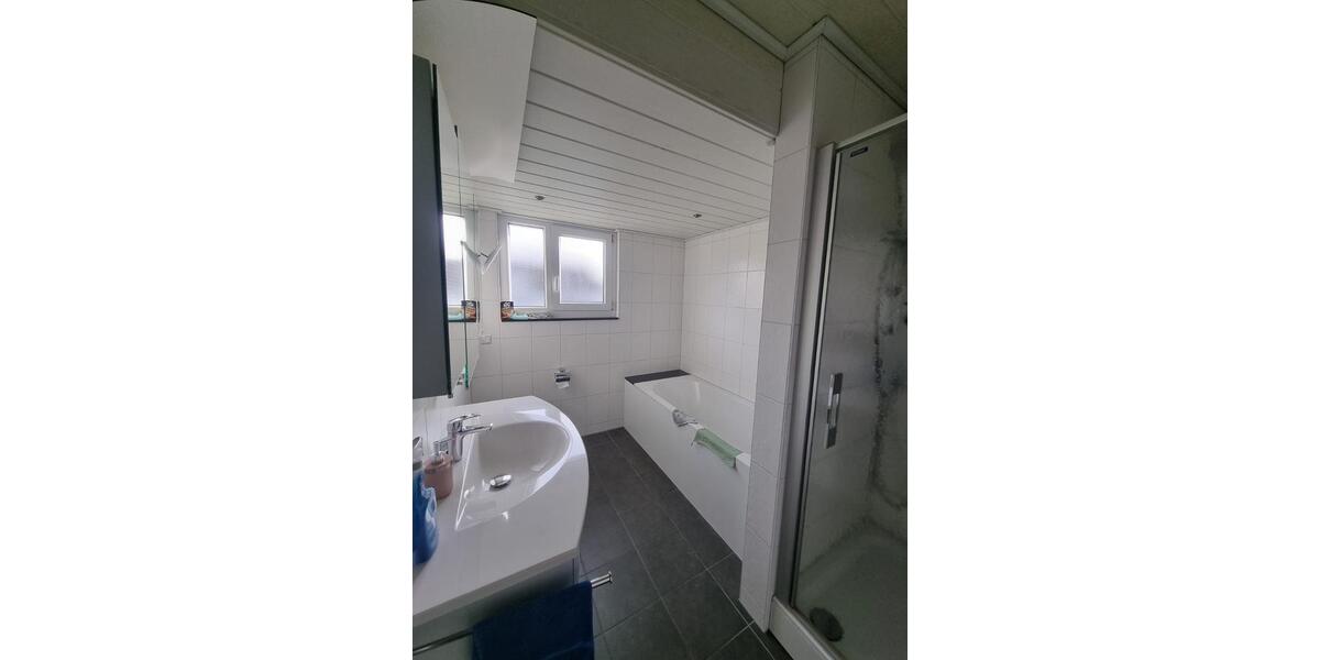 Dachgeschoßwohnung Denkendorf - 3.5 Zimmer, 95 m&sup2;, 1.320&euro; | Angebot:27587633