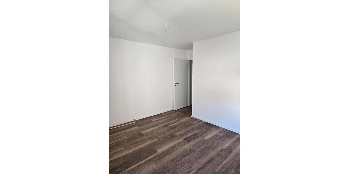 Etagenwohnung Stuttgart Zuffenhausen - 2 Zimmer, 60 m&sup2;, 1.200&euro; | Angebot:25267172