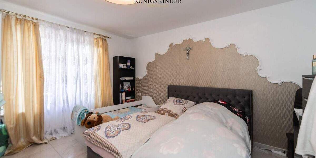 Mehrfamilienhaus, Wohnhaus Kirchheim am Neckar - 7 Zimmer, 164 m&sup2;, 449.000&euro; | Angebot:25676488