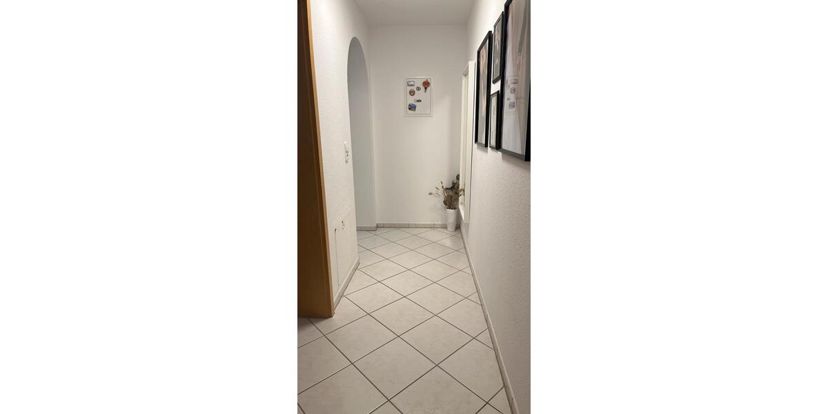 Etagenwohnung Remseck am Neckar - 3.5 Zimmer, 95 m&sup2;, 1.750&euro; | Angebot:25283995