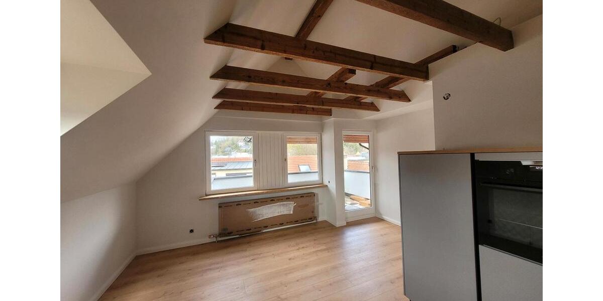 Dachgeschoßwohnung Winterbach - 4 Zimmer, 142 m&sup2;, 1.500&euro; | Angebot:25963187