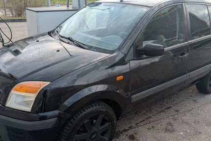 Ford Fusion 93.000 km 2.450 &euro; Leingarten 74211