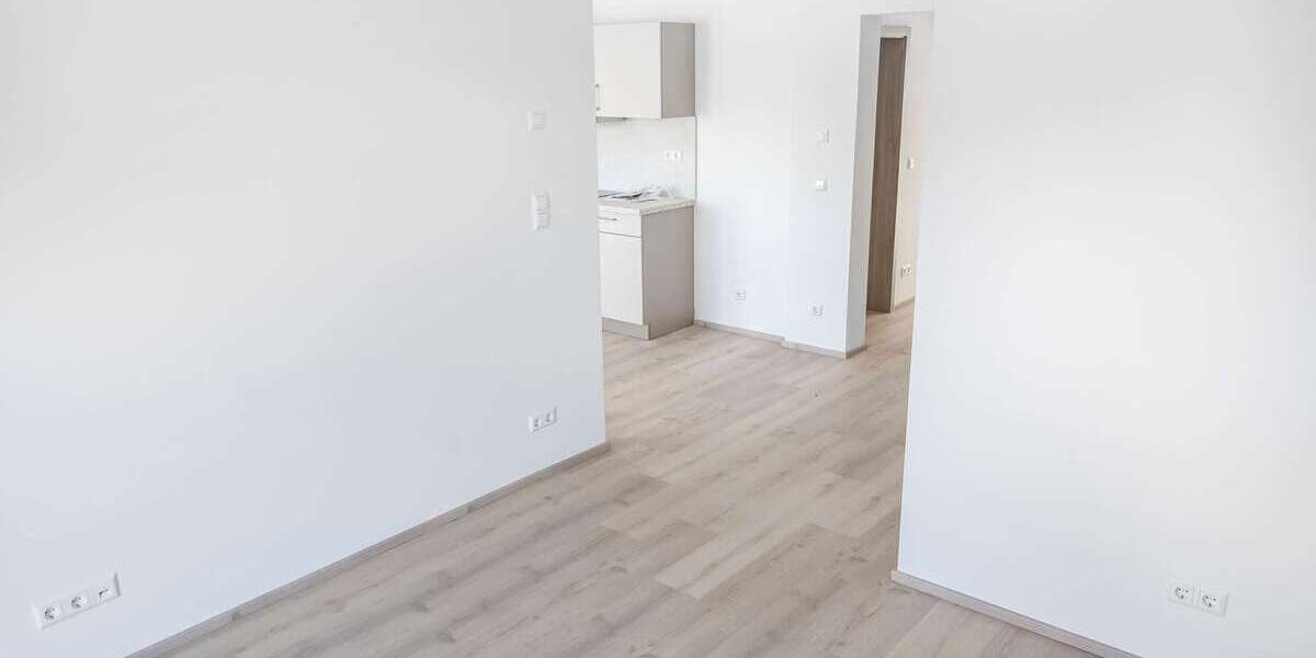 Hochwertig sanierte 2-Zimmer-Dachgeschosswohnung mit Balkon - 2- Esslingen am Neckar Oberesslingen | Angebot:27517943