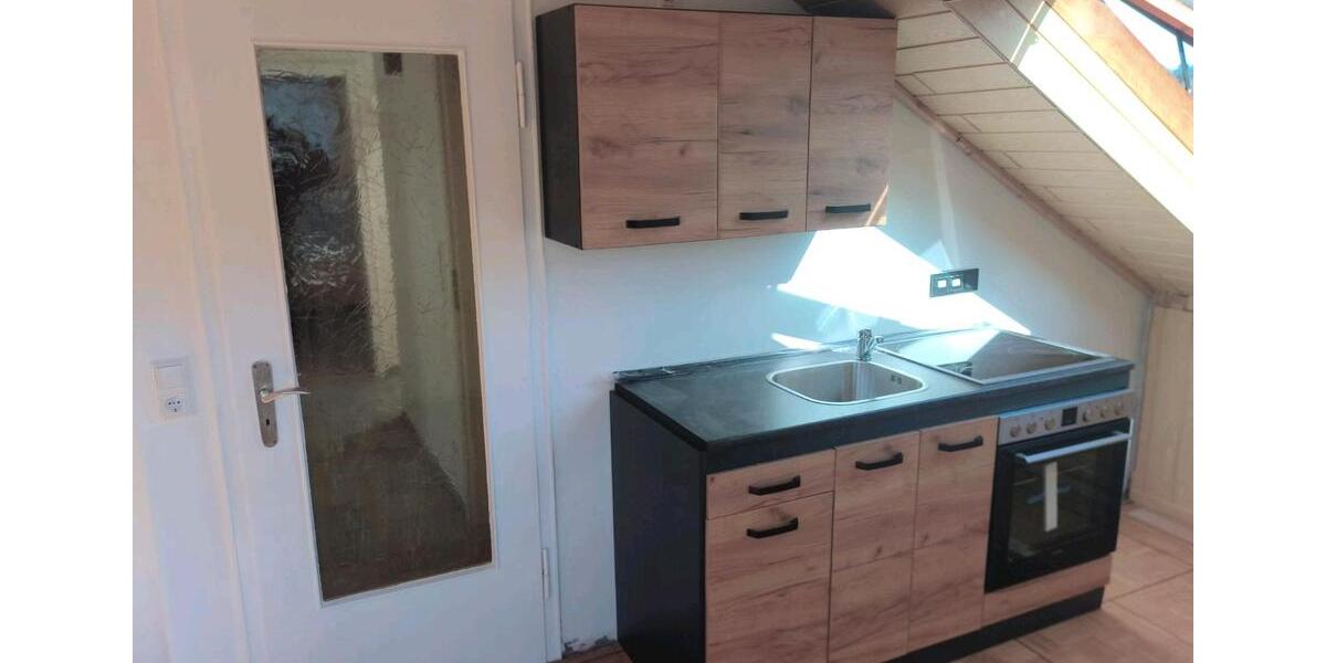 Dachgeschoßwohnung Esslingen am Neckar Pliensauvorstadt - 2 Zimmer, 44 m&sup2;, 840&euro; | Angebot:26208120