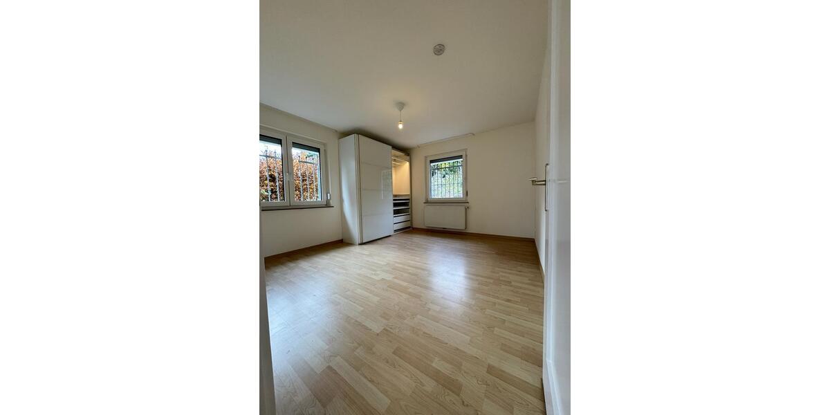 Erdgeschoßwohnung Stuttgart Stuttgart-Ost - 3 Zimmer, 94 m&sup2;, 1.560&euro; | Angebot:26131518
