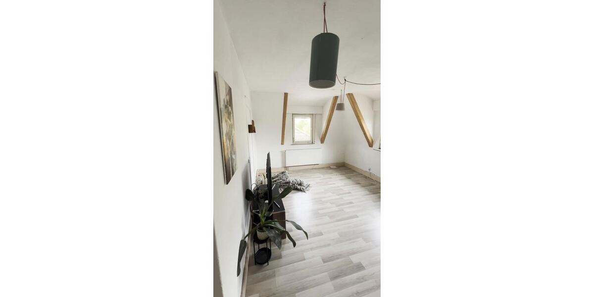 Dachgeschoßwohnung Stuttgart Bad Cannstatt - 3 Zimmer, 65 m&sup2;, 210.000&euro; | Angebot:27168316