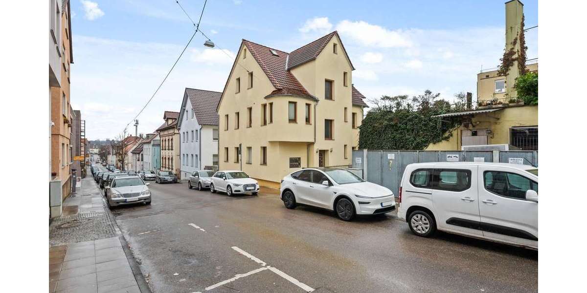 Einfamilienhaus Stuttgart Zuffenhausen - 12 Zimmer, 233 m&sup2;, 950.000&euro; | Angebot:25401104