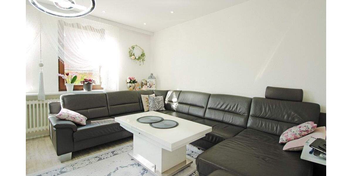 Etagenwohnung Stuttgart Zuffenhausen - 4 Zimmer, 99 m&sup2;, 350.000&euro; | Angebot:25732383