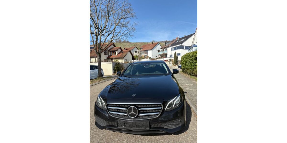 Mercedes-Benz E 220 86.000 km 29.300 &euro; Korb 71404