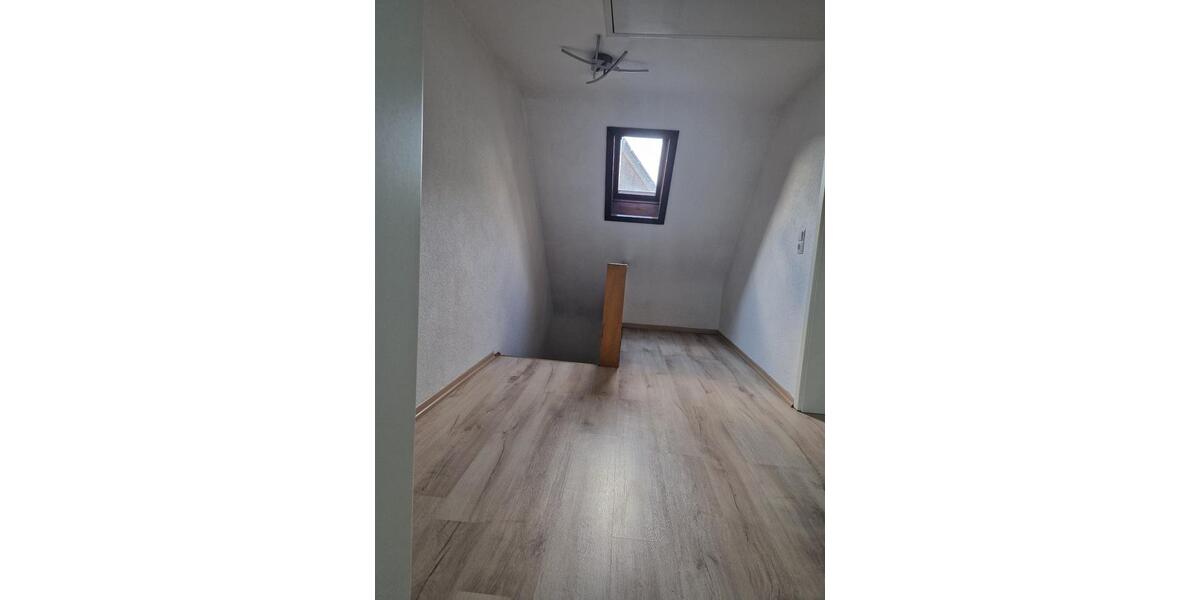 Doppelhaushälfte Brackenheim - 4 Zimmer, 148 m&sup2;, 330.000&euro; | Angebot:27110629