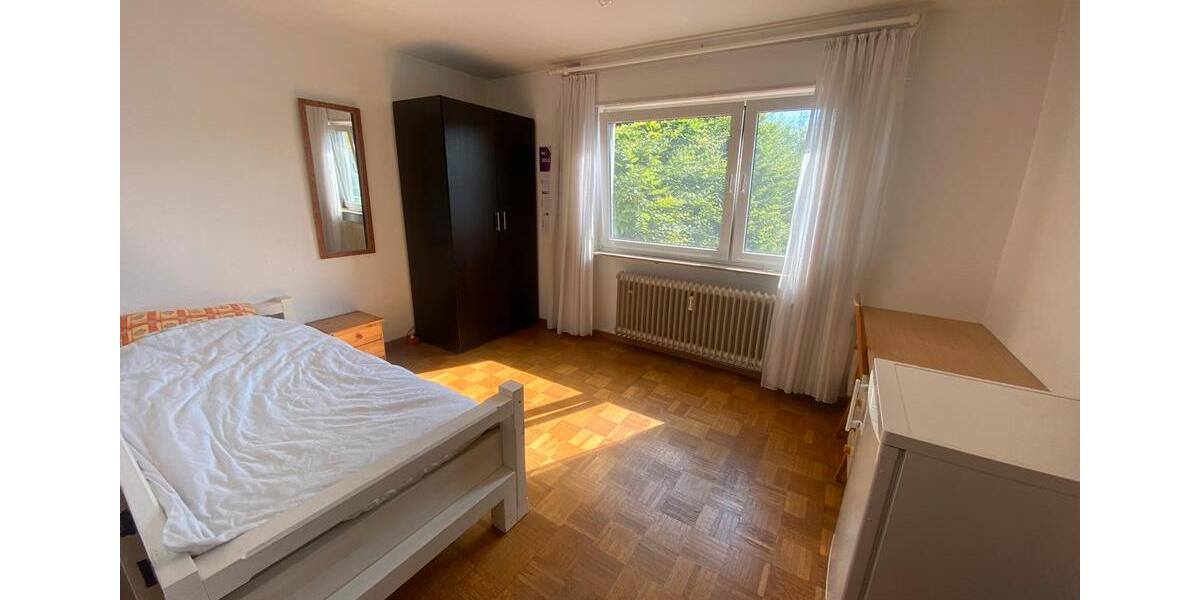 Erdgeschoßwohnung Stuttgart Luginsland - 15 Zimmer, 38 m&sup2;, 400&euro; | Angebot:26464776