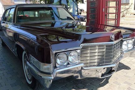 Cadillac Fleetwood 98.000 km 7.900 &euro; Heilbronn 74076
