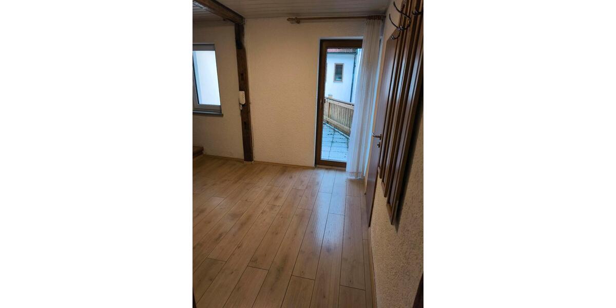 Etagenwohnung Weil der Stadt - 4 Zimmer, 140 m&sup2;, 1.900&euro; | Angebot:25057532