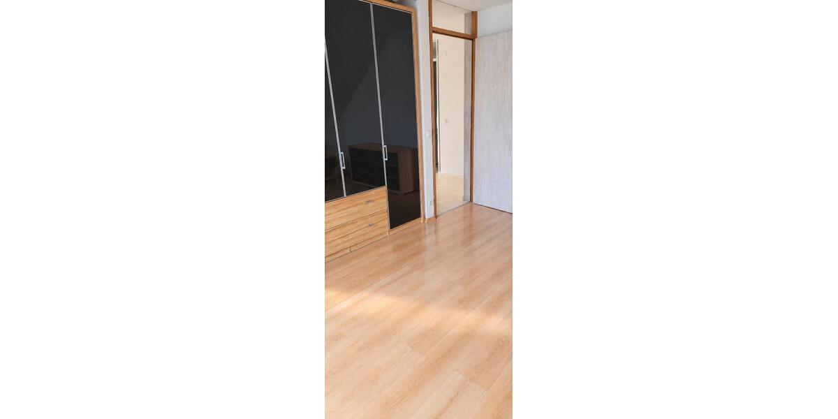 Dachgeschoßwohnung Ludwigsburg Hoheneck - 2 Zimmer, 64 m&sup2;, 830&euro; | Angebot:27584444