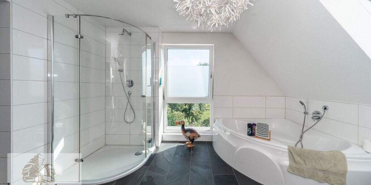 Mehrfamilienhaus, Wohnhaus Heilbronn / Neckargartach Neckargartach - 8 Zimmer, 194 m&sup2;, 548.000&euro; | Angebot:25742864