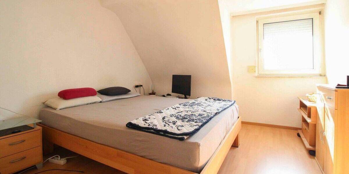 Mehrfamilienhaus, Wohnhaus Stuttgart Heumaden - 9 Zimmer, 154 m&sup2;, 398.000&euro; | Angebot:26037407