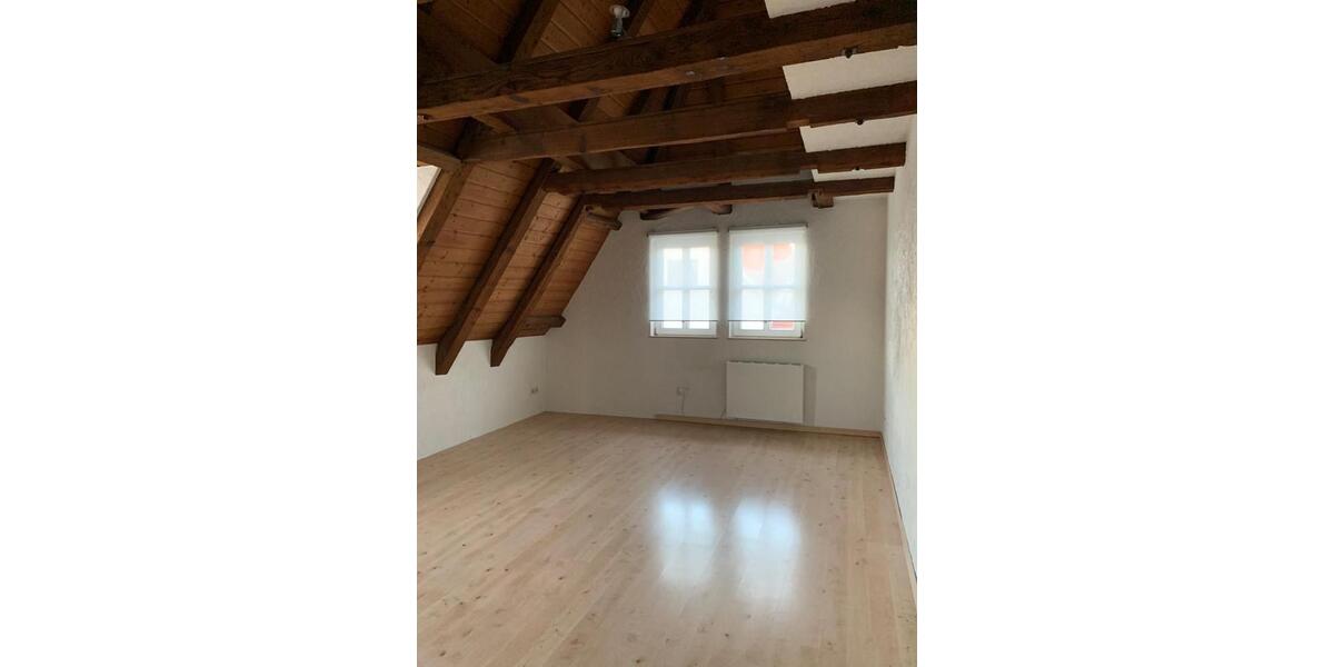 Dachgeschoßwohnung Ludwigsburg Hoheneck - 2.5 Zimmer, 70 m&sup2;, 210.000&euro; | Angebot:26844883