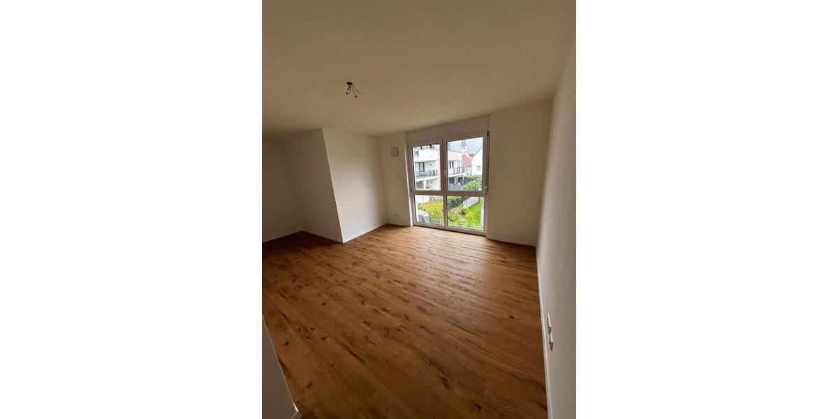 Etagenwohnung Leonberg - 3.5 Zimmer, 90 m&sup2;, 1.490&euro; | Angebot:27585985