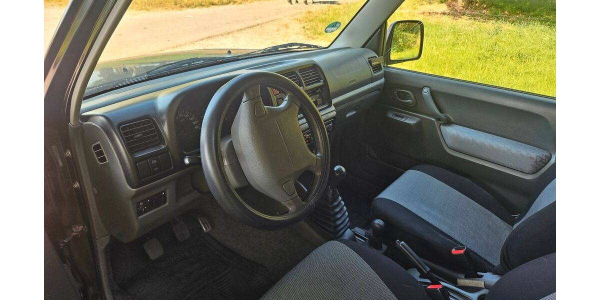 Suzuki Jimny 104.200 km 5.800 &euro; Stuttgart 70197