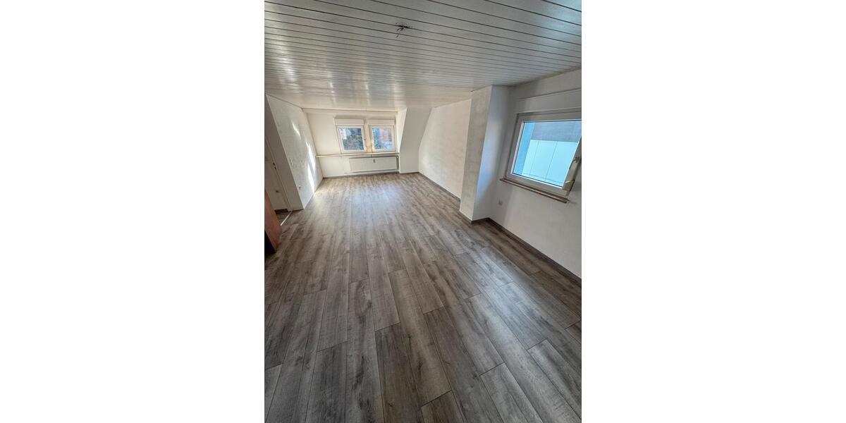 Etagenwohnung Mühlacker - 2 Zimmer, 85 m&sup2;, 950&euro; | Angebot:25178938