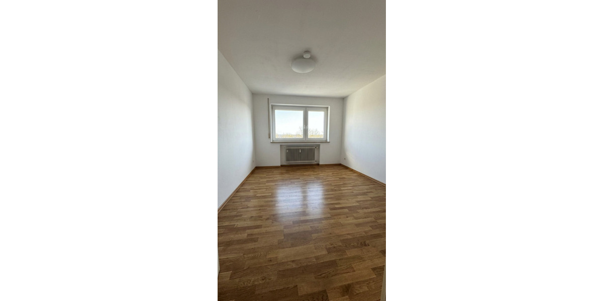 Erdgeschoßwohnung Stuttgart Luginsland - 3 Zimmer, 67 m&sup2;, 850&euro; | Angebot:25655992