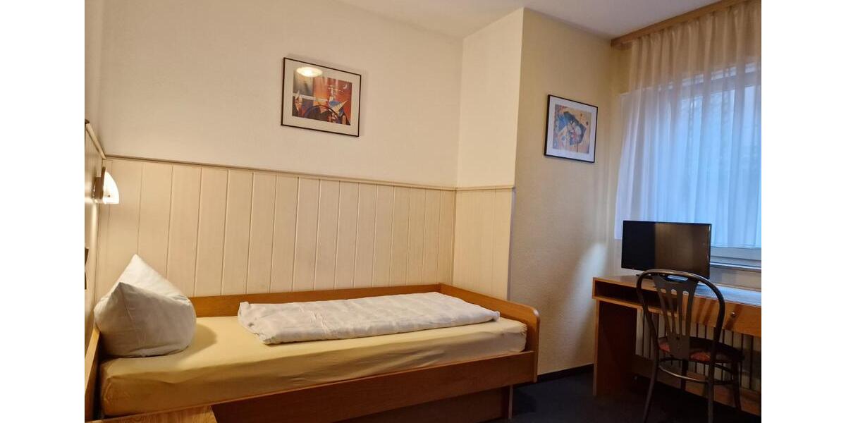 Etagenwohnung Stuttgart Luginsland - 1 Zimmer, 15 m&sup2;, 720&euro; | Angebot:25267868