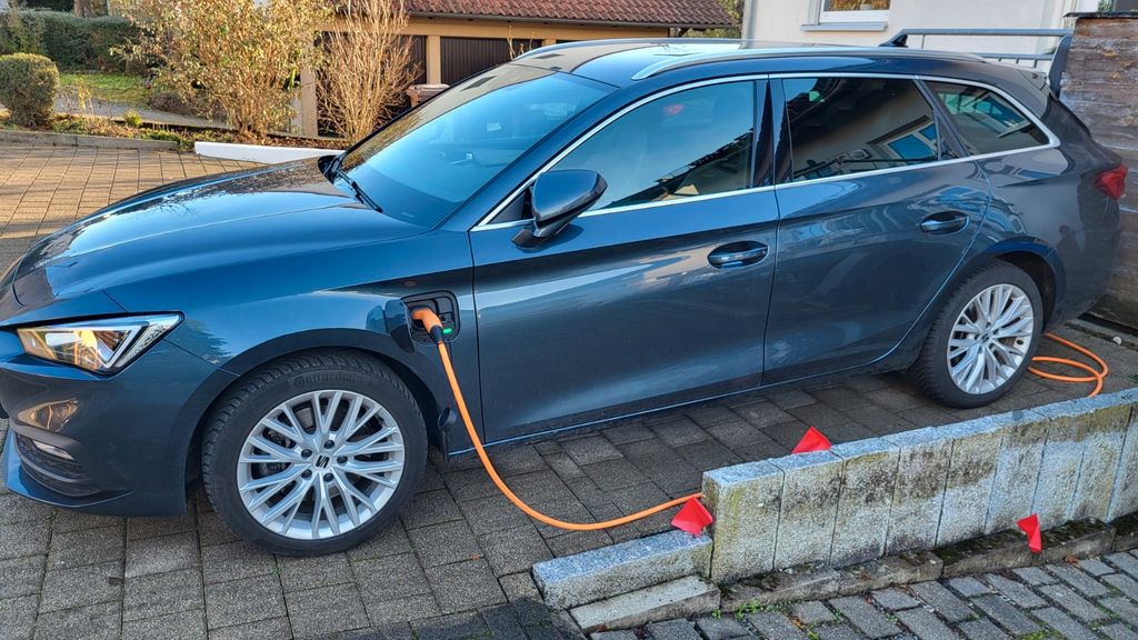 Seat Leon 78.000 km 21.499 &euro; Weinstadt 71384