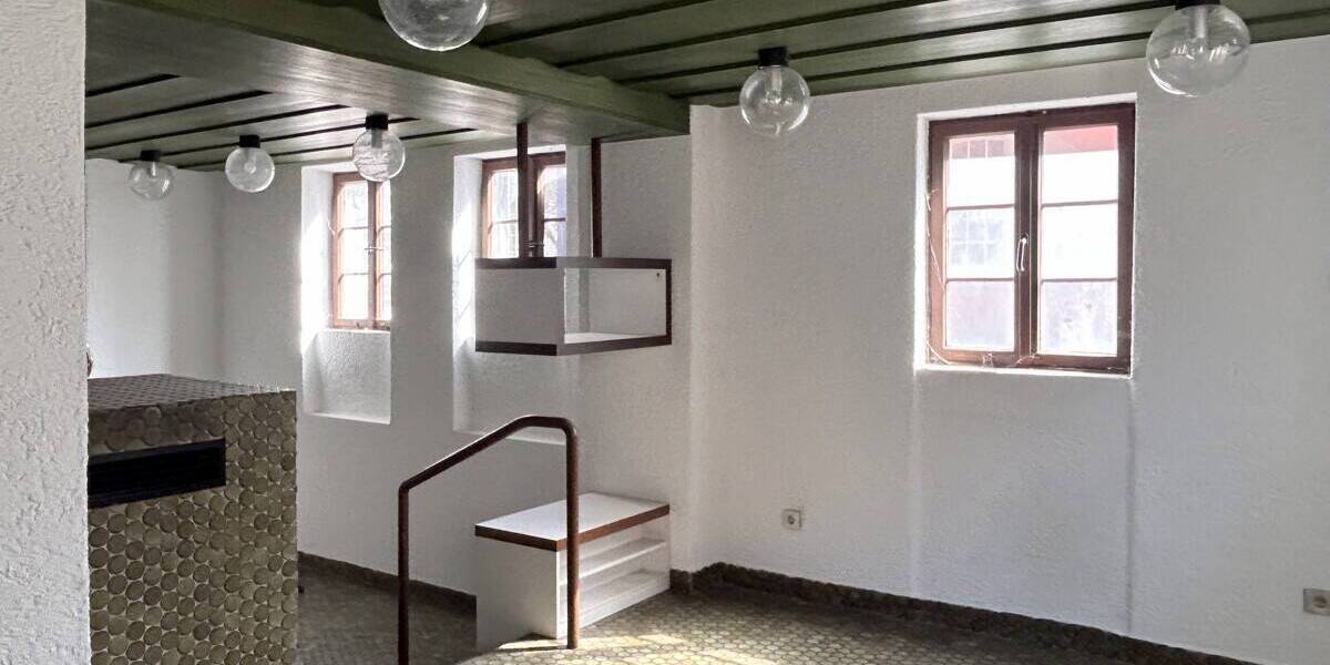Mehrfamilienhaus, Wohnhaus Stuttgart / Vaihingen Vaihingen - 9 Zimmer, 362 m&sup2;, 490.000&euro; | Angebot:26419022