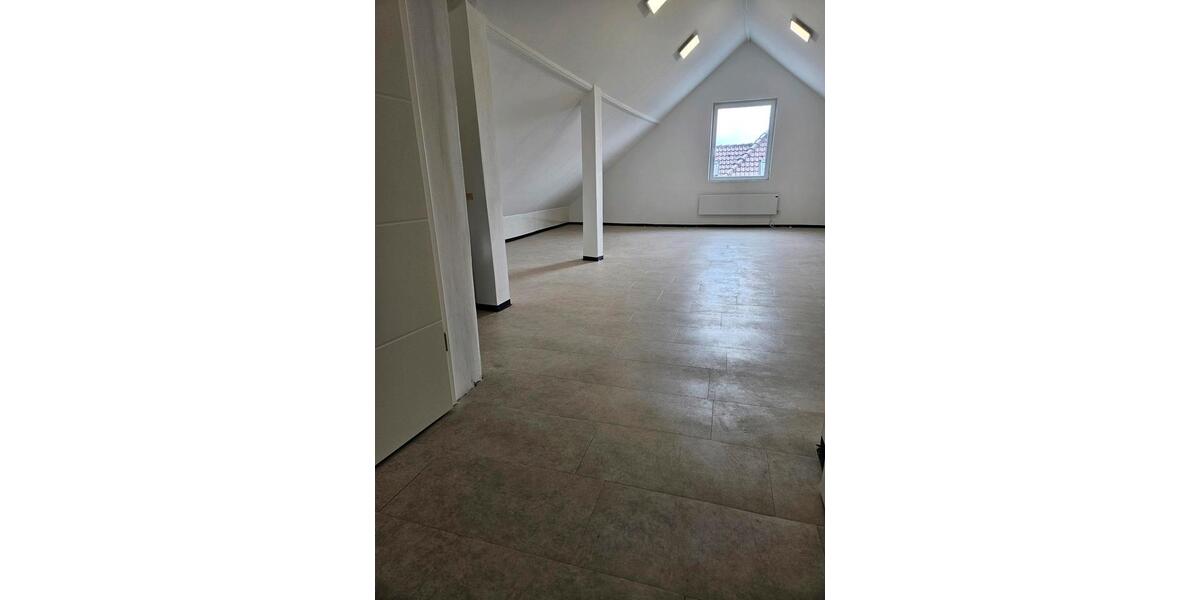 Dachgeschoßwohnung Stuttgart Neuwirtshaus - 2 Zimmer, 84 m&sup2;, 636&euro; | Angebot:25967867