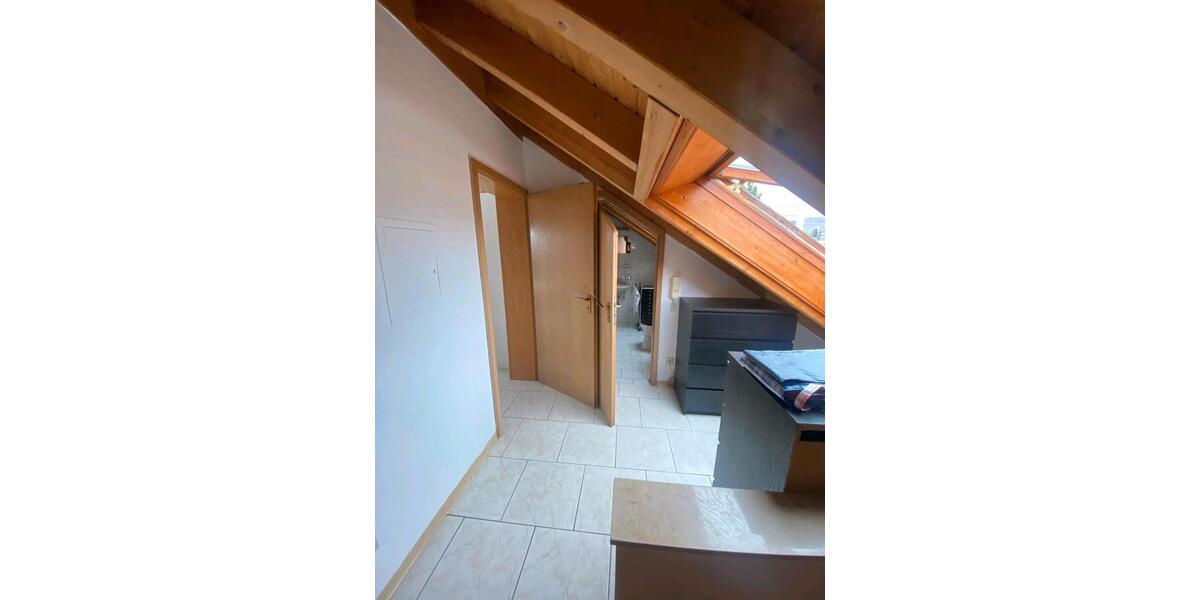 Dachgeschoßwohnung Schorndorf - 2 Zimmer, 48 m&sup2;, 850&euro; | Angebot:26223592