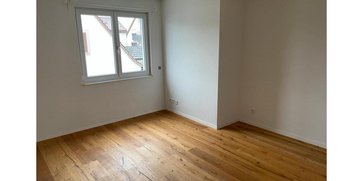 Etagenwohnung Remseck am Neckar - 3 Zimmer, 100 m&sup2;, 1.740&euro; | Angebot:27541928
