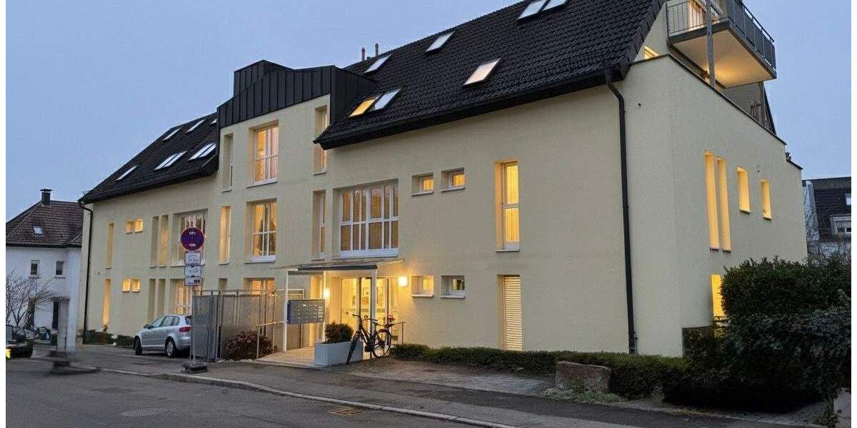 Etagenwohnung Sindelfingen Mitte - 2 Zimmer, 87 m&sup2;, 1.300&euro; | Angebot:25667919