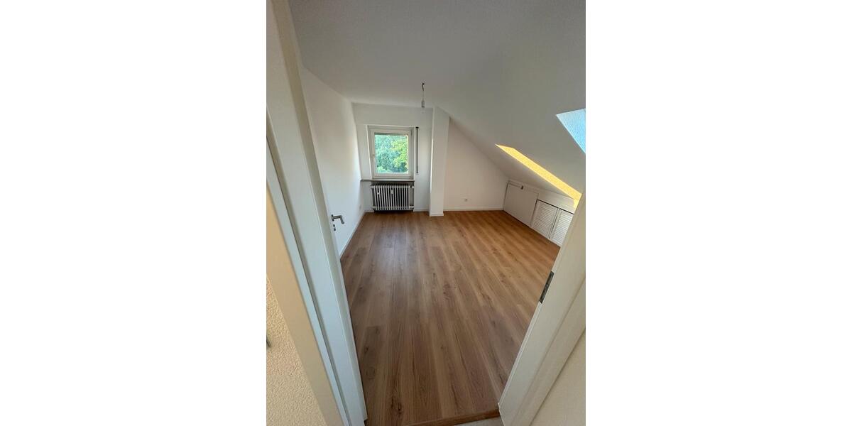 Dachgeschoßwohnung Neuhausen auf den Fildern - 3 Zimmer, 71 m&sup2;, 1.300&euro; | Angebot:27548763