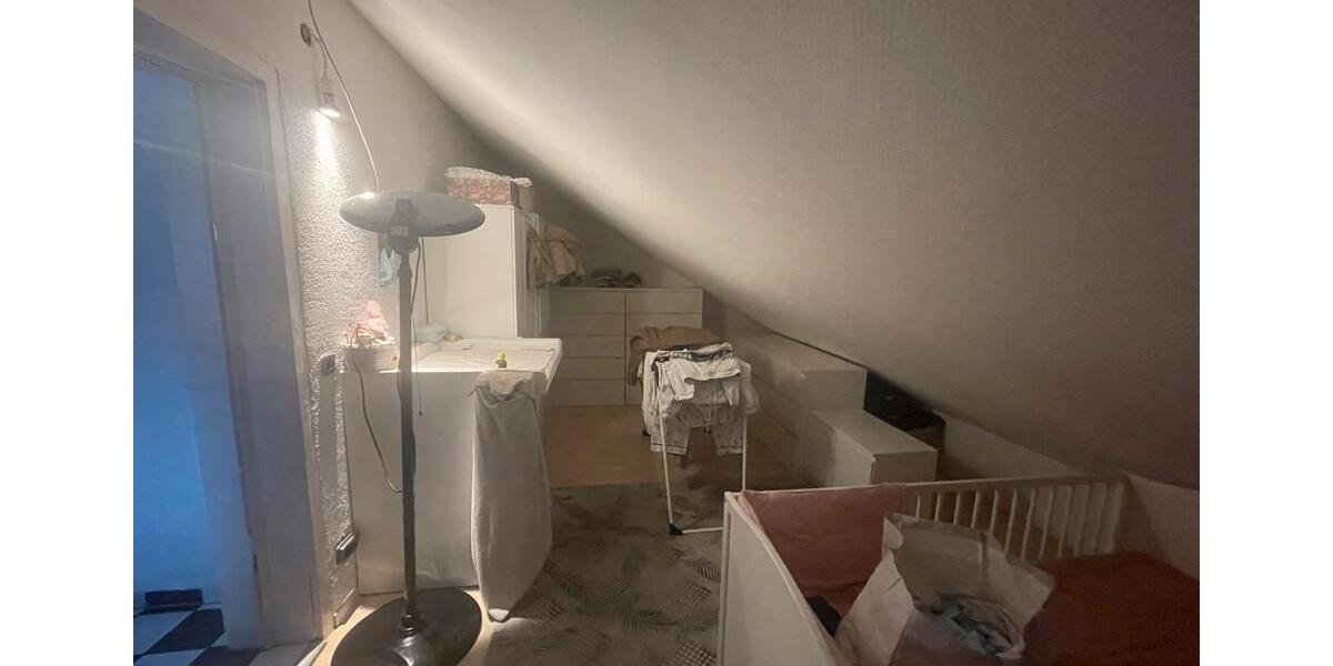 Dachgeschoßwohnung Stuttgart Stuttgart-Süd - 2 Zimmer, 63 m&sup2;, 975&euro; | Angebot:25098826